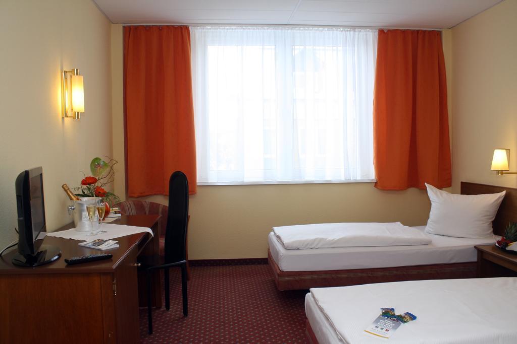 Quick Hotel Dresden West Kesselsdorf Exterior foto
